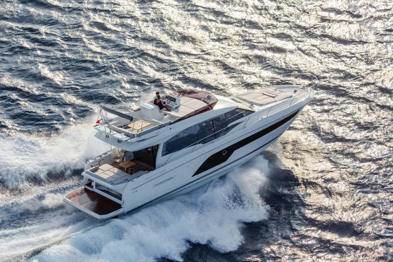 Prestige 590 Flybridge